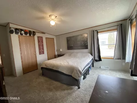 5000 Sumter Dr, Bismarck, ND 58503 photo 9