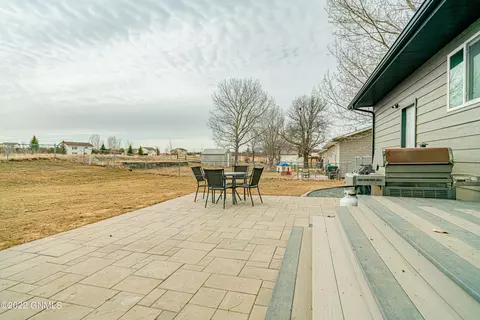 91 Custer Dr, Lincoln, ND 58504 photo 4