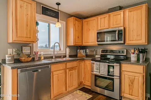 91 Custer Dr, Lincoln, ND 58504 photo 6