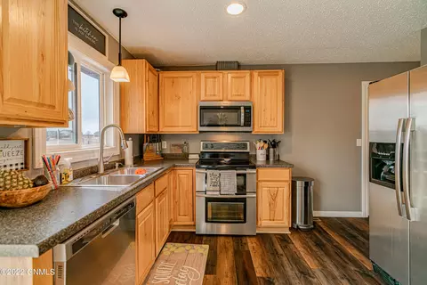 91 Custer Dr, Lincoln, ND 58504 photo 7