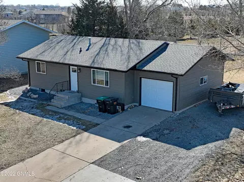 91 Custer Dr, Lincoln, ND 58504 photo 47