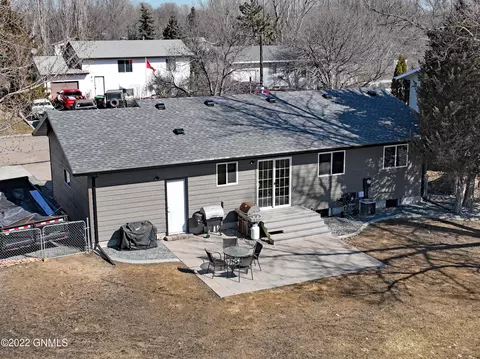 91 Custer Dr, Lincoln, ND 58504 photo 3