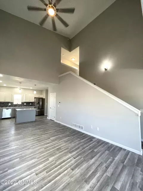610 39th St E, Williston, ND 58801 photo 6