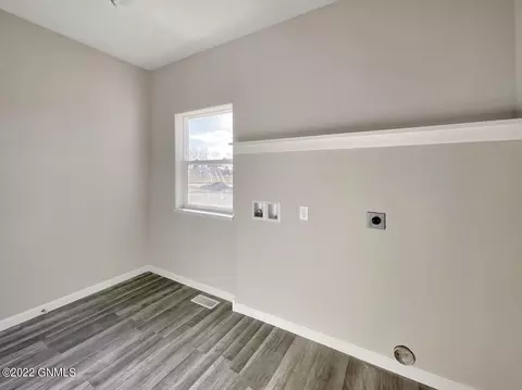 610 39th St E, Williston, ND 58801 photo 17