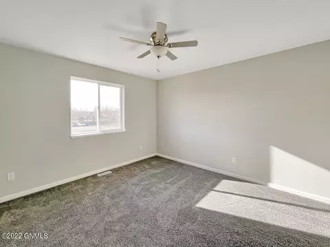 610 39th St E, Williston, ND 58801 photo 26