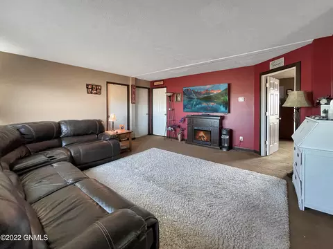 5715 Freedom Ln, Williston, ND 58801 photo 8