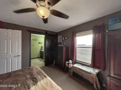5715 Freedom Ln, Williston, ND 58801 photo 17