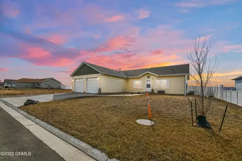 12380 E Fork St, Epping, ND 58843 photo 3