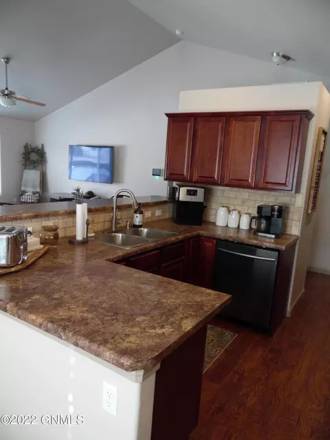 1910 23rd St W, Williston, ND 58801 photo 4