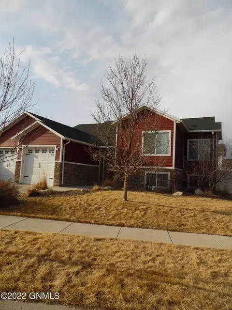 1910 23rd St W, Williston, ND 58801 photo 2