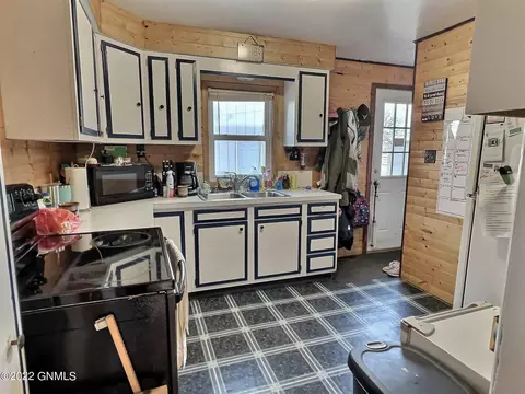 319 Church St, Flasher, ND 58535 photo 4