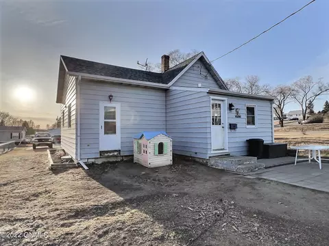 319 Church St, Flasher, ND 58535 photo 2