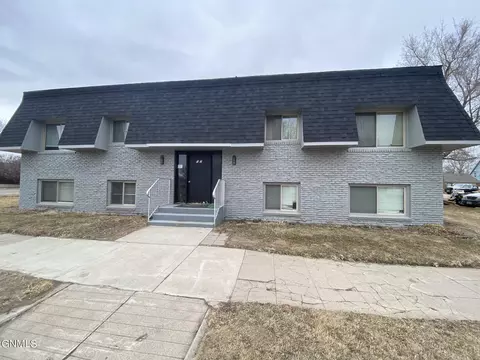 522 5th St W, Williston, ND 58801 photo 1