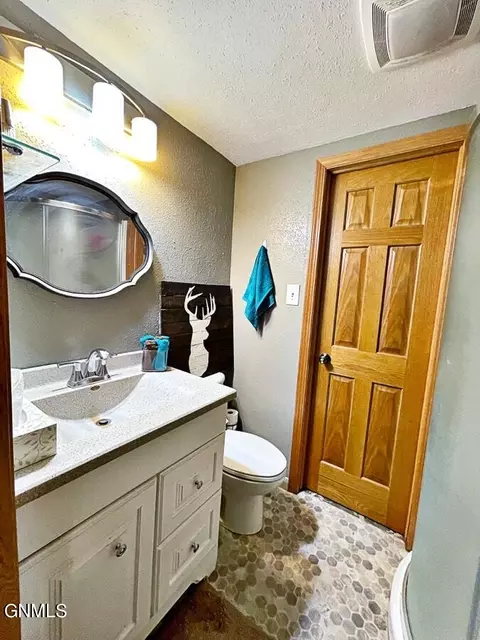 617 18th St W, Williston, ND 58801 photo 25