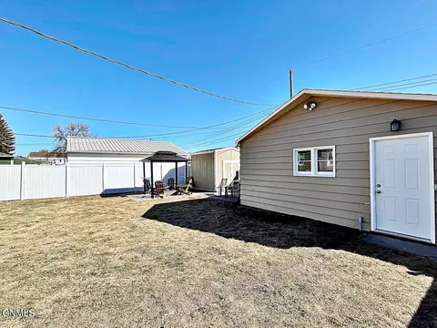 617 18th St W, Williston, ND 58801 photo 27