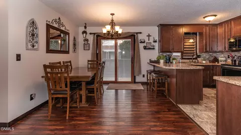 478 Gress St, Dickinson, ND 58601 photo 4
