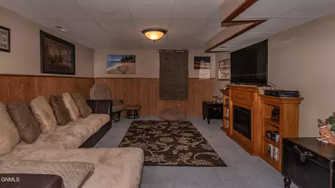 478 Gress St, Dickinson, ND 58601 photo 22