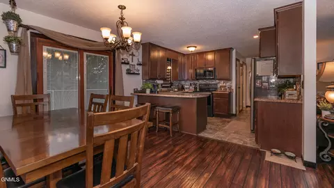 478 Gress St, Dickinson, ND 58601 photo 5