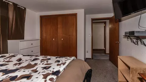 478 Gress St, Dickinson, ND 58601 photo 25