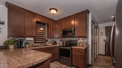 478 Gress St, Dickinson, ND 58601 photo 6