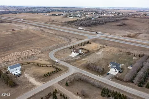 9030 Plainview Dr, Bismarck, ND 58503 photo 46