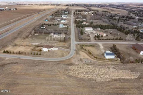 9030 Plainview Dr, Bismarck, ND 58503 photo 45