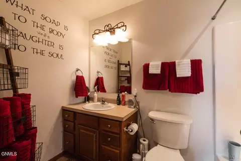 9030 Plainview Dr, Bismarck, ND 58503 photo 20