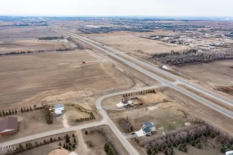 9030 Plainview Dr, Bismarck, ND 58503 photo 47