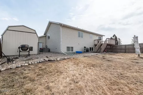 9030 Plainview Dr, Bismarck, ND 58503 photo 31