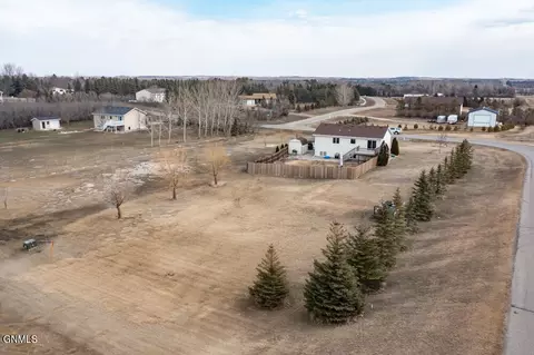 9030 Plainview Dr, Bismarck, ND 58503 photo 43