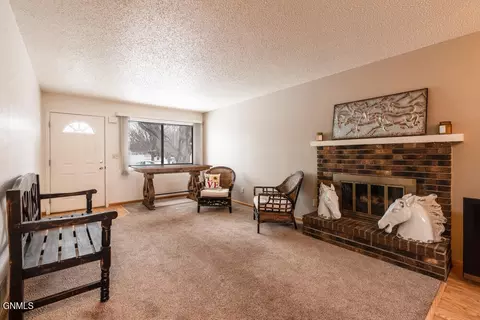 342 Willow Ln, Bismarck, ND 58504 photo 6