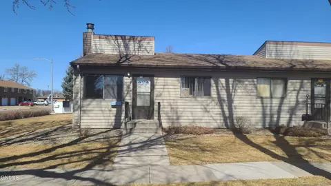 342 Willow Ln, Bismarck, ND 58504 photo 2