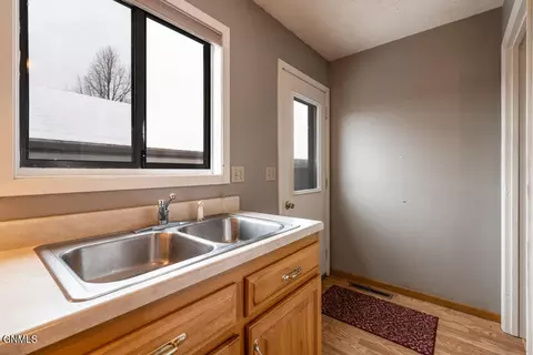 342 Willow Ln, Bismarck, ND 58504 photo 14