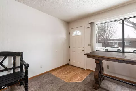 342 Willow Ln, Bismarck, ND 58504 photo 4