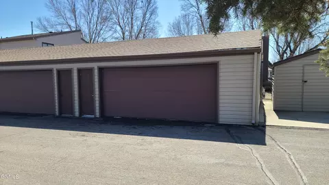 342 Willow Ln, Bismarck, ND 58504 photo 3