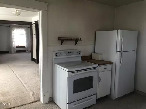 408 3rd Ave E, Williston, ND 58801 photo 8