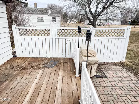 405 4th Ave SW, Steele, ND 58482 photo 5