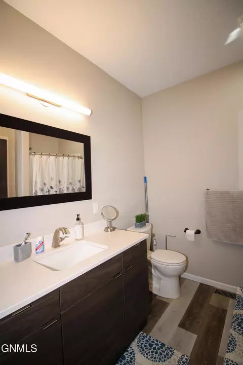 60 Mulberry Loop NE, Minot, ND 58703 photo 21