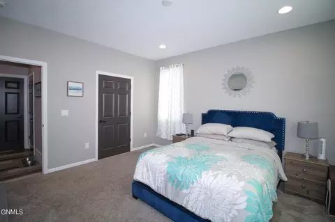 60 Mulberry Loop NE, Minot, ND 58703 photo 17
