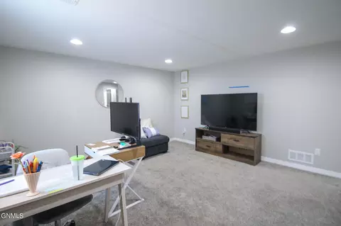 60 Mulberry Loop NE, Minot, ND 58703 photo 36