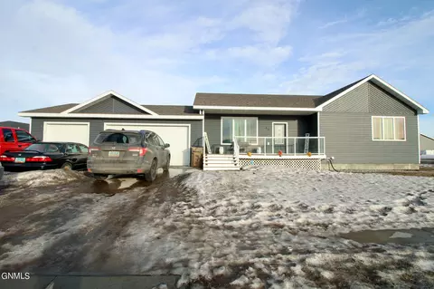 60 Mulberry Loop NE, Minot, ND 58703 photo 1