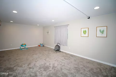60 Mulberry Loop NE, Minot, ND 58703 photo 27