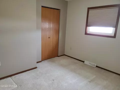 521 Mitchell Ave N, Steele, ND 58482 photo 14