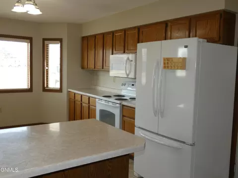521 Mitchell Ave N, Steele, ND 58482 photo 5
