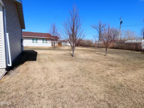 521 Mitchell Ave N, Steele, ND 58482 photo 60