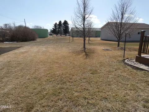521 Mitchell Ave N, Steele, ND 58482 photo 52