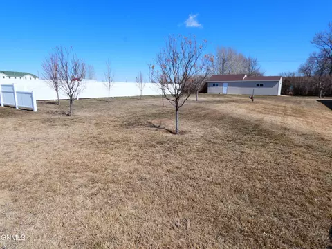 521 Mitchell Ave N, Steele, ND 58482 photo 47