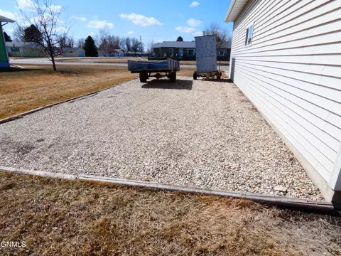 521 Mitchell Ave N, Steele, ND 58482 photo 57