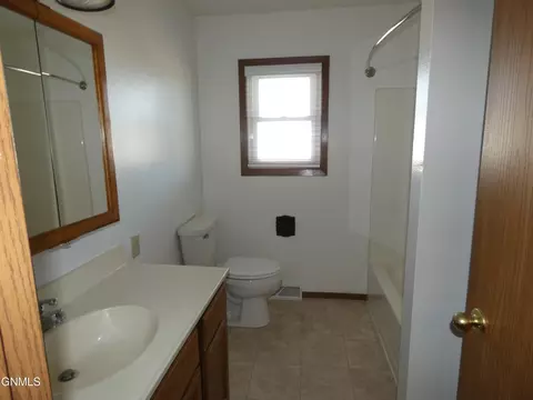 521 Mitchell Ave N, Steele, ND 58482 photo 18