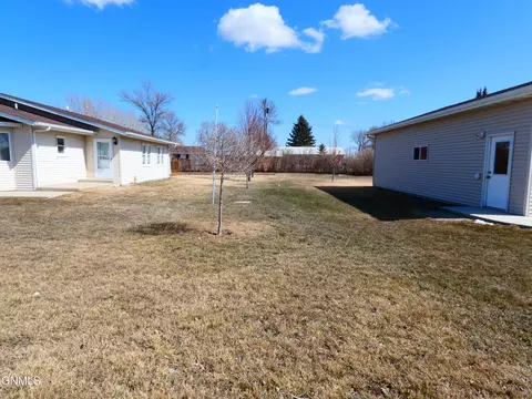 521 Mitchell Ave N, Steele, ND 58482 photo 55
